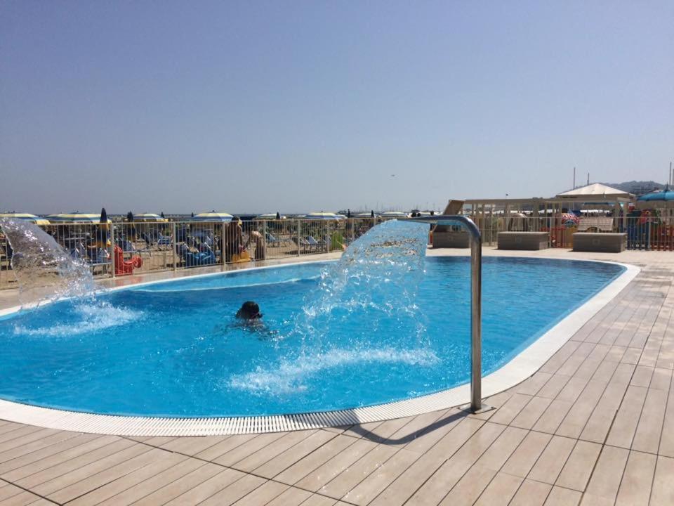 B&B Residence Sorriso Cattolica Buitenkant foto